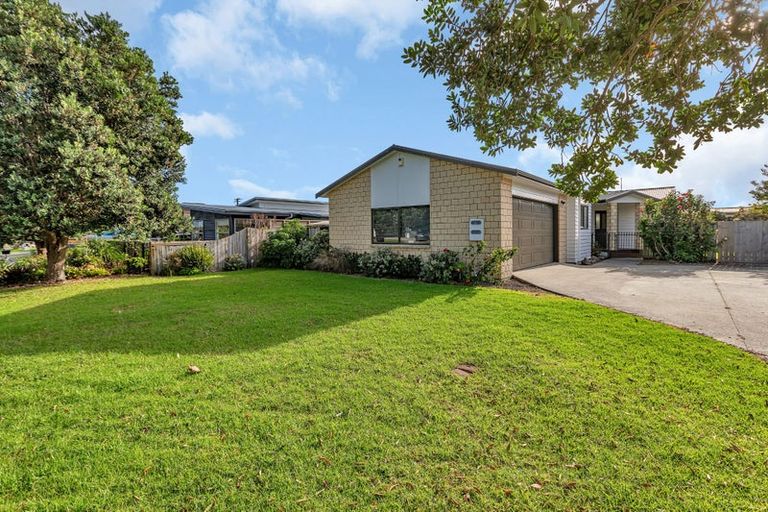 Photo of property in 7 Endeavour Place, One Tree Point, 0118