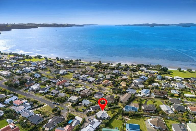 Photo of property in 20 Hinemoa Place, Snells Beach, 0920
