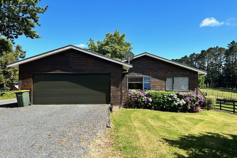 Photo of property in 139 Ararimu Valley Road, Helensville, Waimauku, 0882