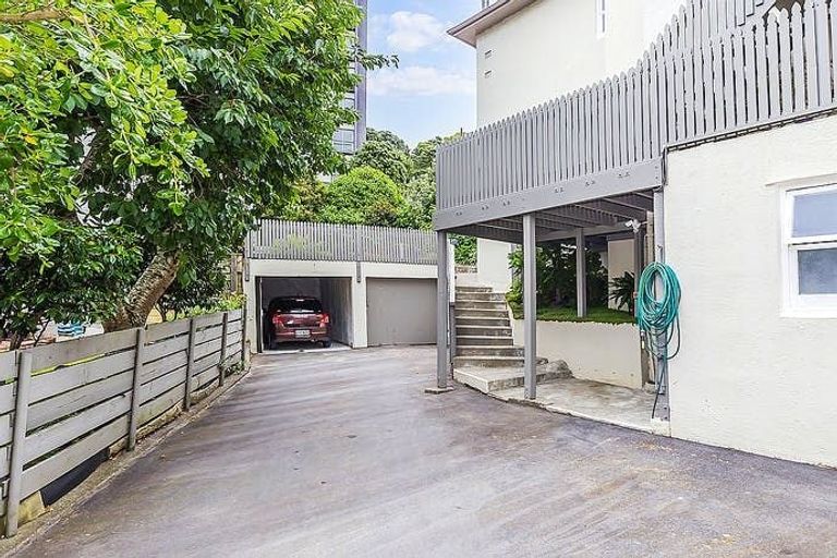 Photo of property in 7f2 Stowe Hill, Thorndon, Wellington, 6011
