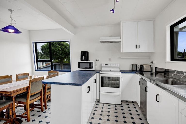 Photo of property in 33 Oberon Street, Stratford, 4332