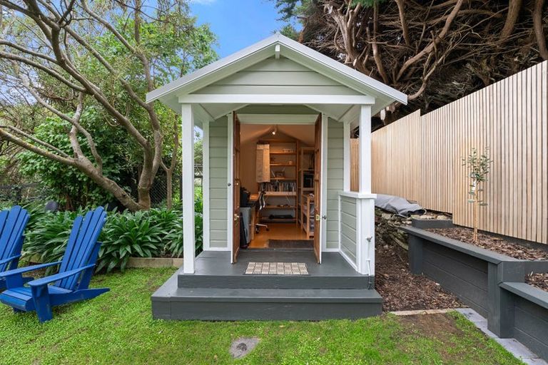Photo of property in 71 Severn Street, Island Bay, Wellington, 6023