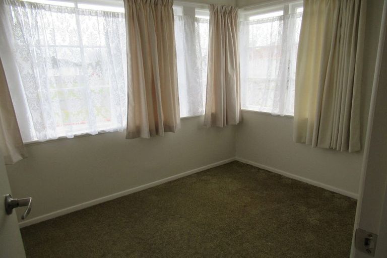 Photo of property in 13 Goldsmith Crescent, Levin, 5510