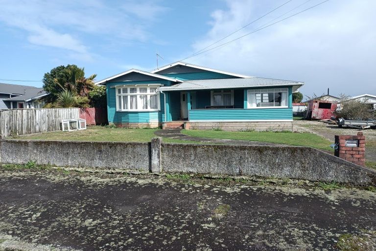 Photo of property in 50 Queen Street, Westport, 7825