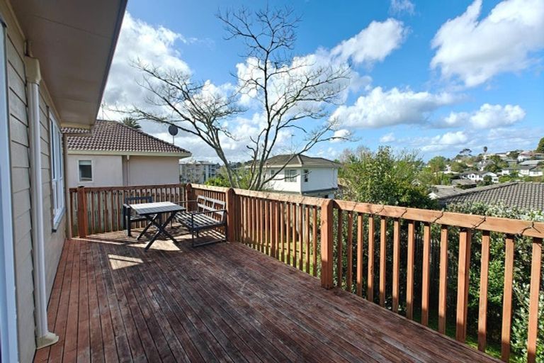 Photo of property in 97 Unsworth Drive, Unsworth Heights, Auckland, 0632