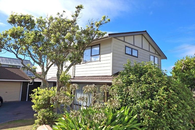 Photo of property in 53f2 Clifford Road, Johnsonville, Wellington, 6037