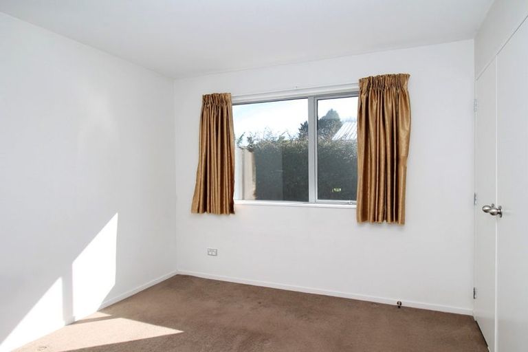Photo of property in 12 Gibbs Road, Manurewa, Auckland, 2102