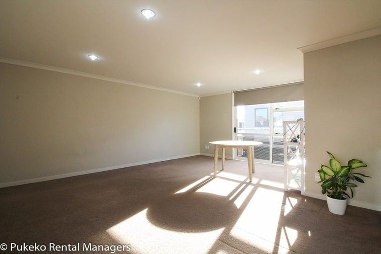 Photo of property in 28 Kuaka Drive, Takanini, 2112