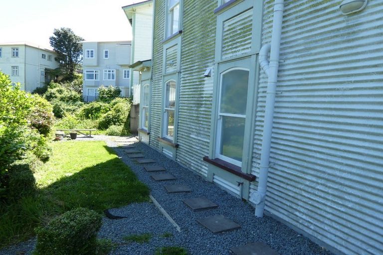 Photo of property in 49 Devon Street, Aro Valley, Wellington, 6021