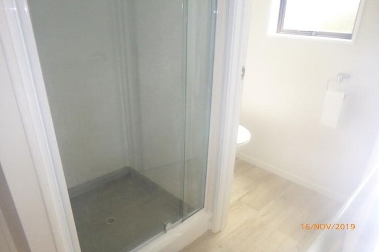 Photo of property in 1/81 Kaurilands Road, Titirangi, Auckland, 0604