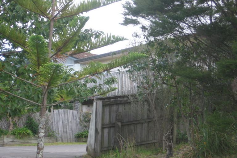 Photo of property in 1/19 Tableau Place, Totara Vale, Auckland, 0629