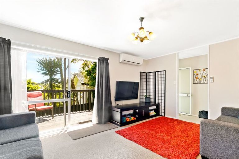 Photo of property in 12 Borich Road, Sunnyvale, Auckland, 0612