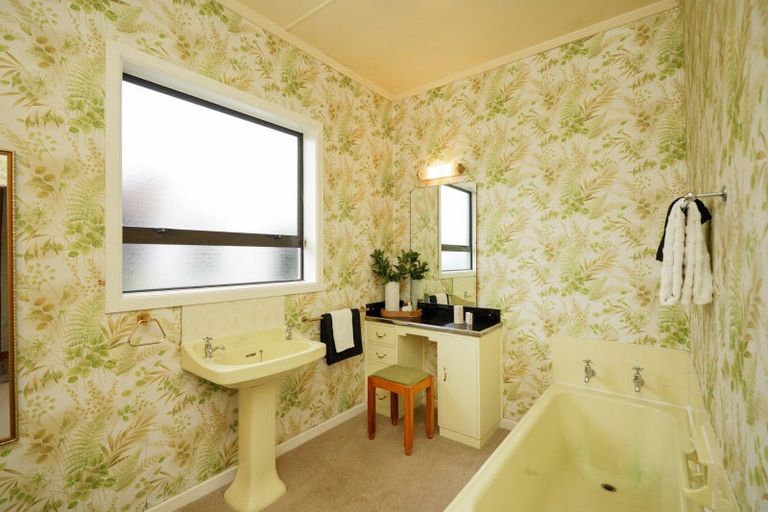 Photo of property in 25 Albert Street, Winton, 9720