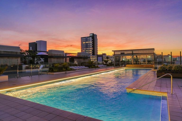 Photo of property in Sentinel Apartments, 1102/3 Northcroft Street, Takapuna, Auckland, 0622