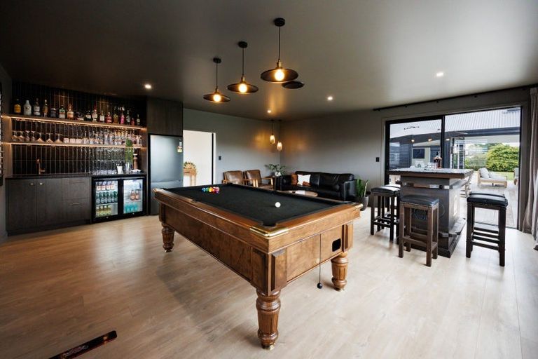 Photo of property in 72 Hartwell Drive, Kelvin Grove, Palmerston North, 4470