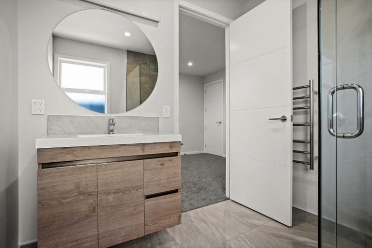 Photo of property in 19 George Yee Place, Taradale, 4112