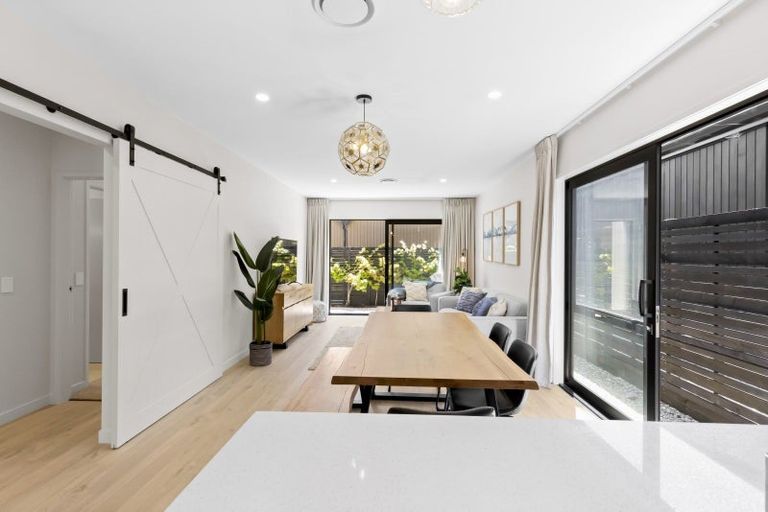 Photo of property in 22 Mulholland Drive, Jacks Point, 9371