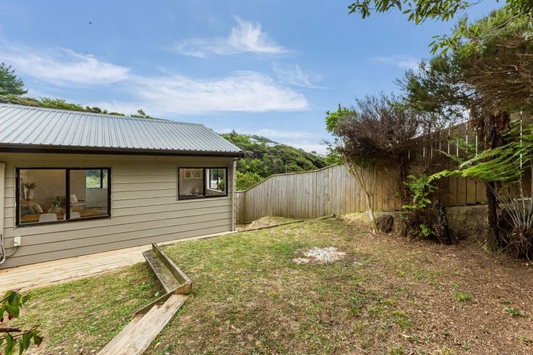 Photo of property in 72 Omapere Street, Whitby, Porirua, 5024