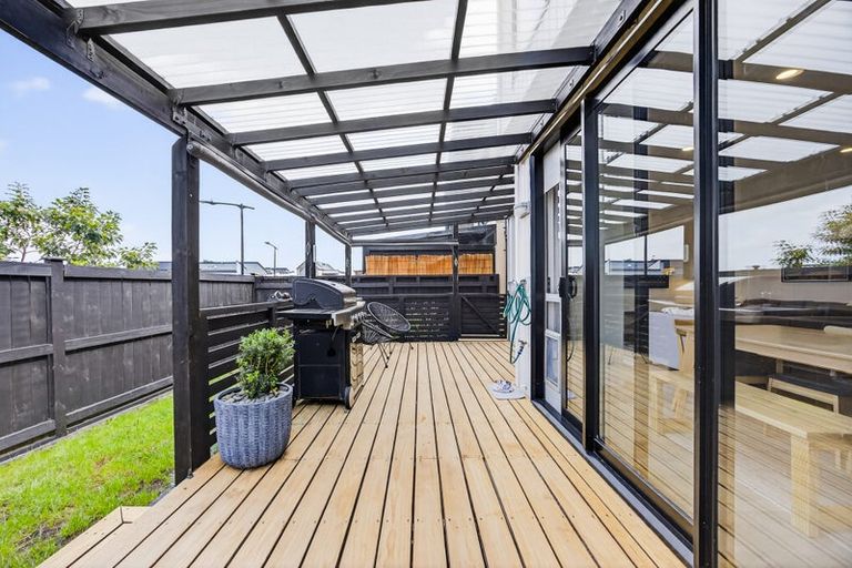 Photo of property in 117 Waekahu Road, Westgate, Auckland, 0814