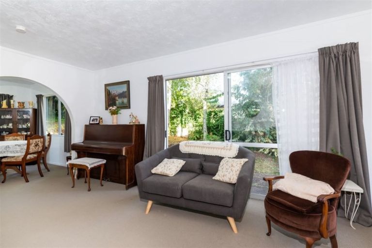 Photo of property in 37 Kohekohe Street, New Lynn, Auckland, 0600