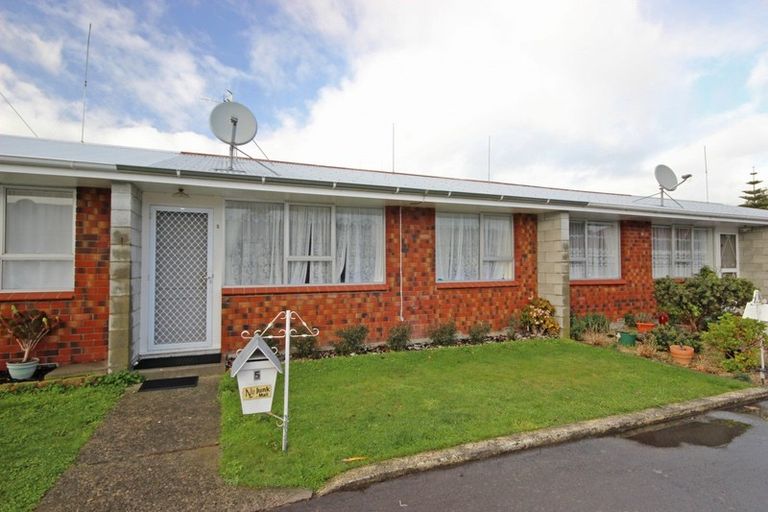 Photo of property in 5 Kiwi Court, Roslyn, Palmerston North, 4414