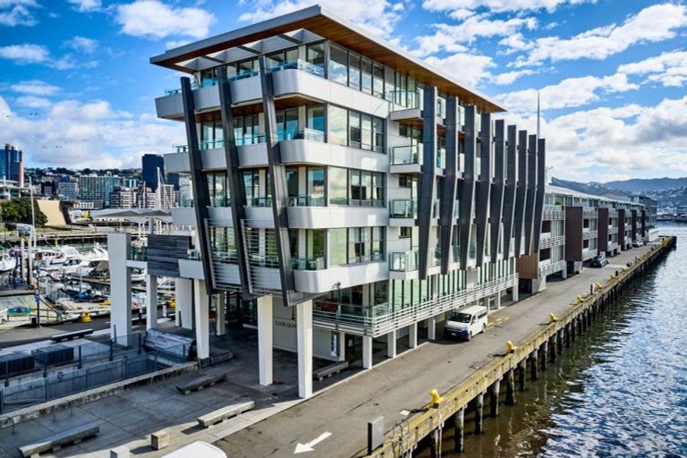 Photo of property in Clyde Quay Wharf, 1a/8 Clyde Quay Wharf, Te Aro, Wellington, 6011