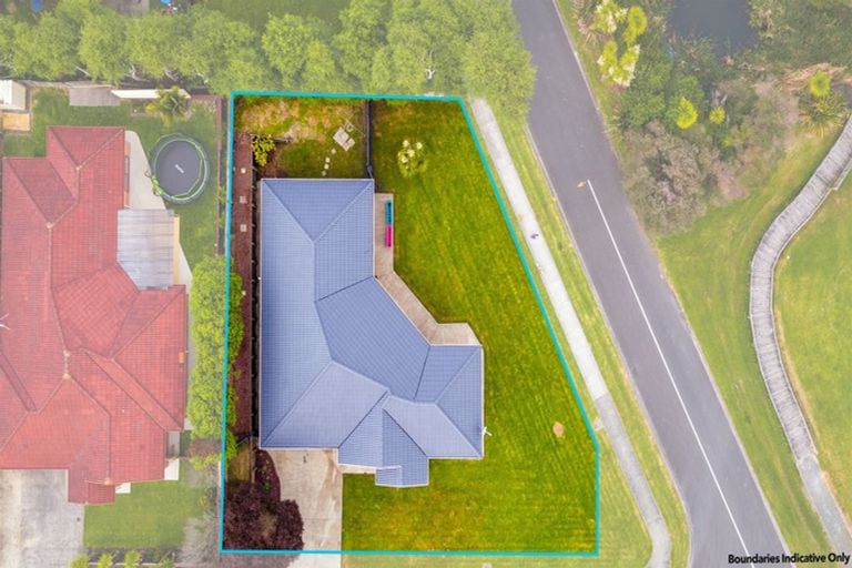 Photo of property in 1 Fleetwood Drive, Henderson, Auckland, 0612