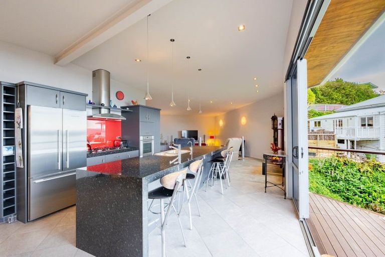 Photo of property in 4b Seapoint Road, Bluff Hill, Napier, 4110