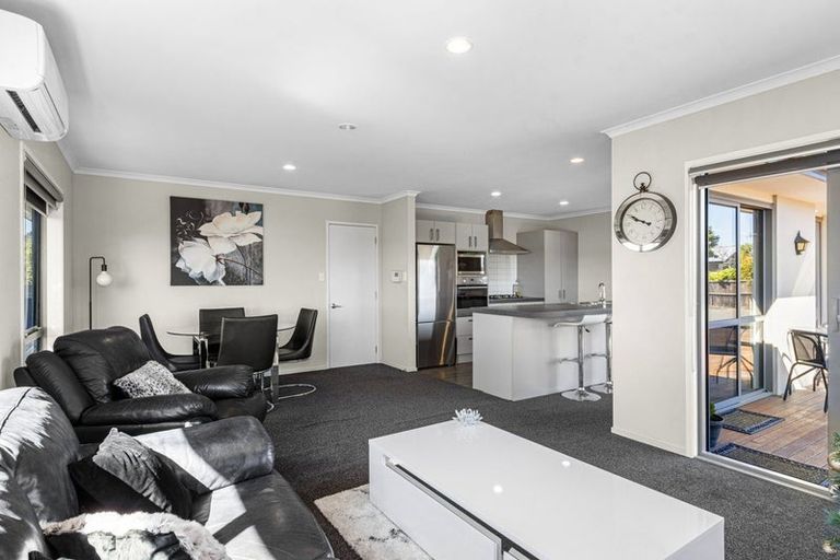 Photo of property in 6 Cornet Lane, Aranui, Christchurch, 8061