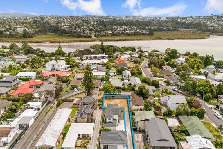 Photo of property in 742b Te Atatu Road, Te Atatu Peninsula, Auckland, 0610