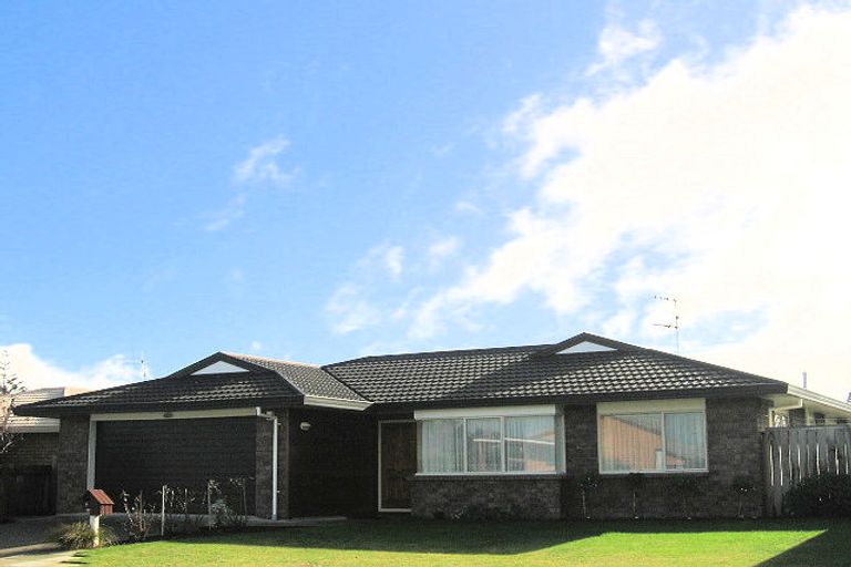 Photo of property in 8 Sunburst Court, Paraparaumu Beach, Paraparaumu, 5032