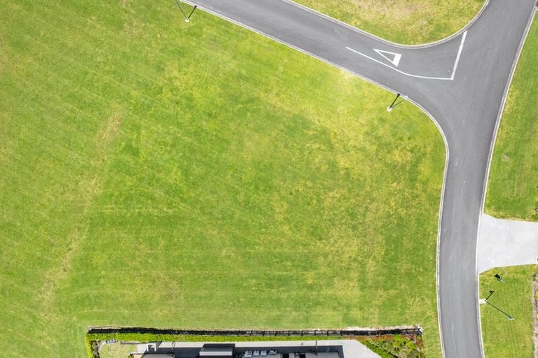 Photo of property in 1 Takahuri Place, Okura Bush, Silverdale, 0794