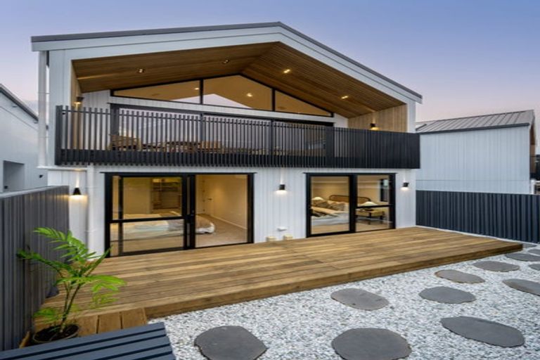 Photo of property in 15b Kiri Place, Mairangi Bay, Auckland, 0630