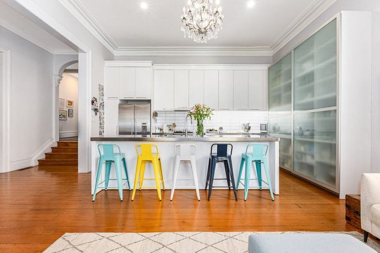 Photo of property in 13 Tinakori Road, Thorndon, Wellington, 6011