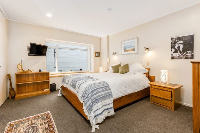 Photo of property in 2/227 The Terrace, Wellington Central, Wellington, 6011