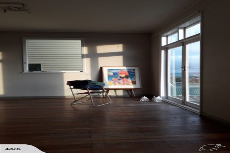 Photo of property in 176 The Esplanade, Island Bay, Wellington, 6023