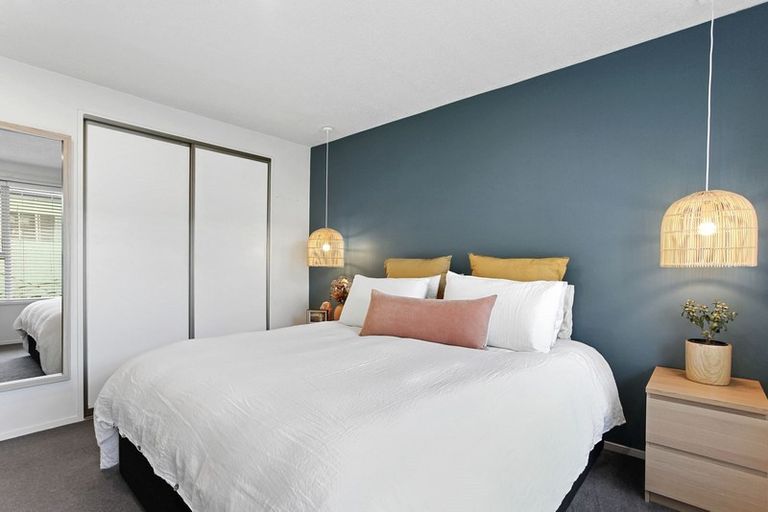 Photo of property in 16 Oakfield Street, Burnside, Christchurch, 8053