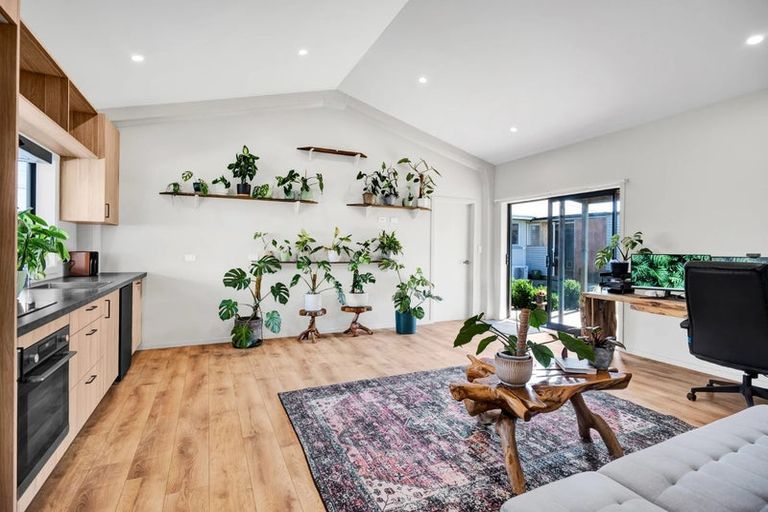 Photo of property in 21 Carthew Street, Okato, 4335