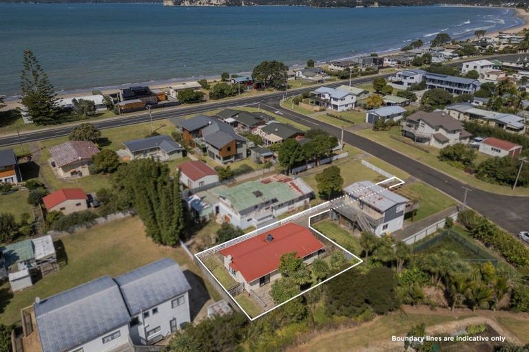 Photo of property in 15 Kawakawa Road, Whitianga, 3510