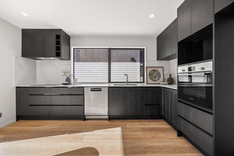 Photo of property in 10b Prince Regent Drive, Half Moon Bay, Auckland, 2012