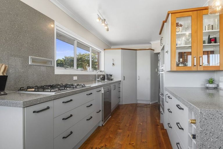 Photo of property in 8 Moa Place, Onerahi, Whangarei, 0110