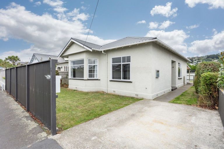 Photo of property in 6 West Avenue, Saint Clair, Dunedin, 9012