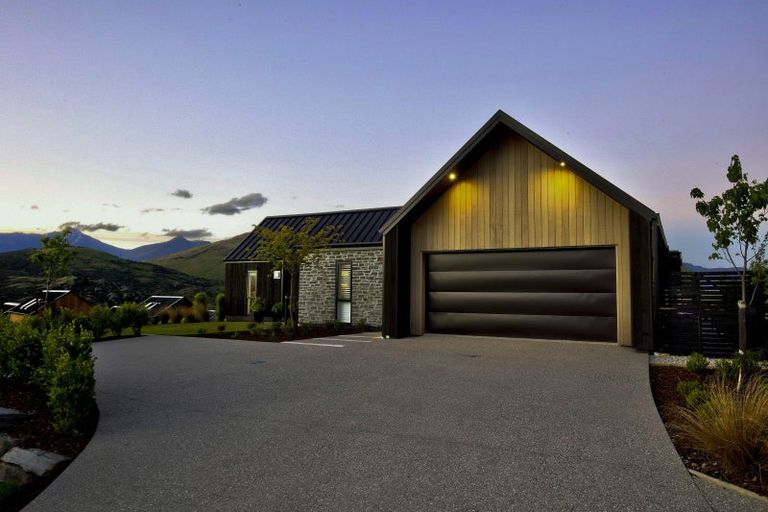Photo of property in 1 Chimney Lane, Jacks Point, Queenstown, 9371