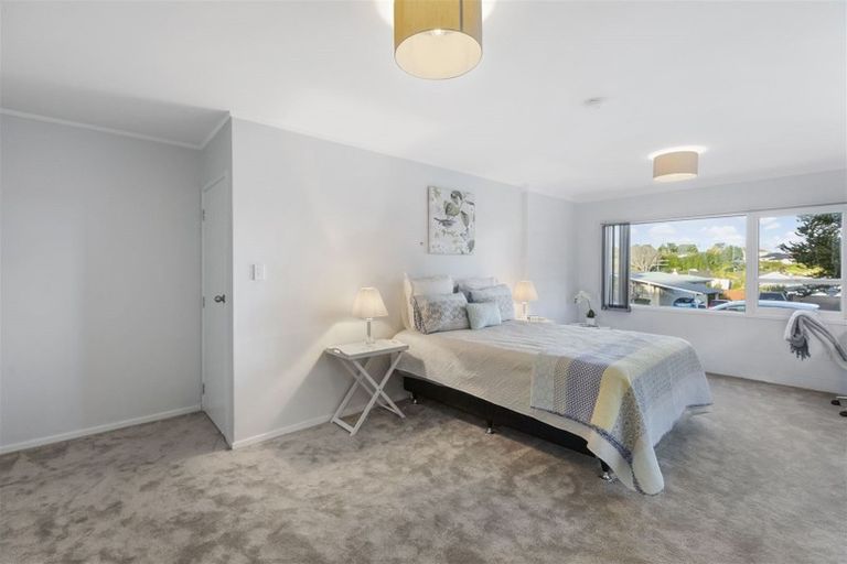 Photo of property in 54 Meadowvale Avenue, Forrest Hill, Auckland, 0620