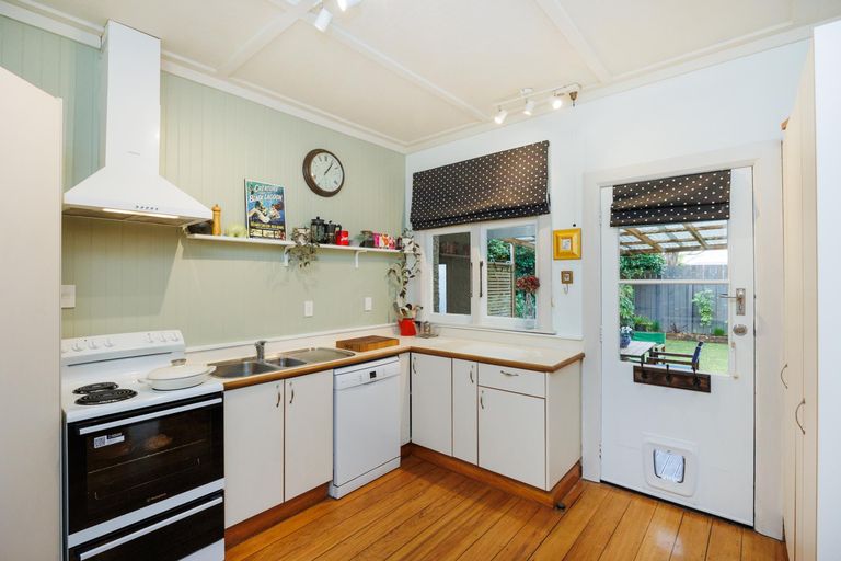 Photo of property in 67 Rangitane Street, Palmerston North, 4414