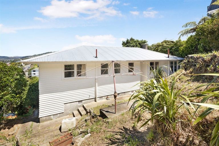 Photo of property in 77 Salford Street, Newlands, Wellington, 6037