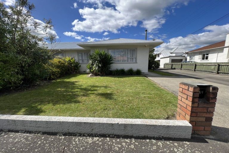 Photo of property in 157-159 Cook Street, West End, Palmerston North, 4410