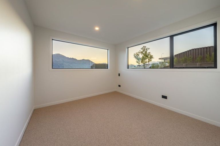 Photo of property in 18 Fenton Avenue, Wanaka, 9305