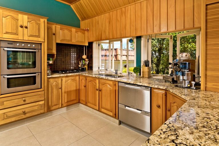 Photo of property in 27 Clifton Road, Hauraki, Auckland, 0622