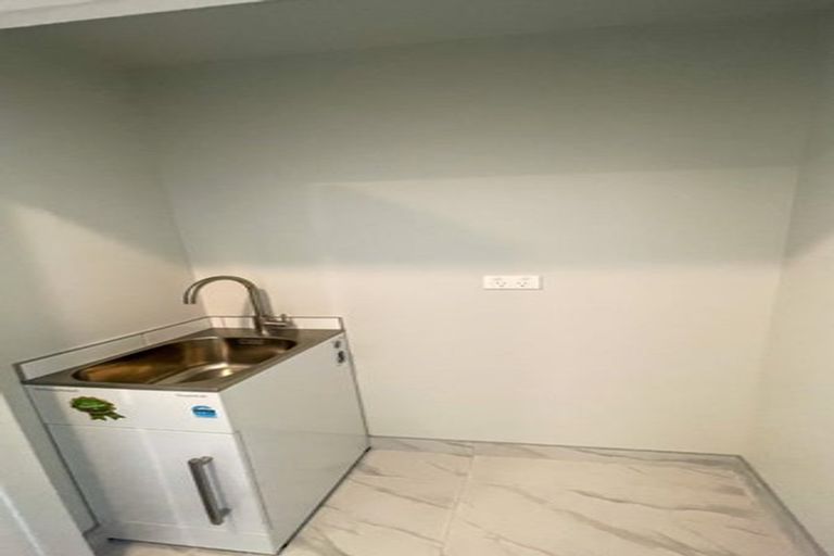 Photo of property in 6/51 Wharf Road, Te Atatu Peninsula, Auckland, 0610